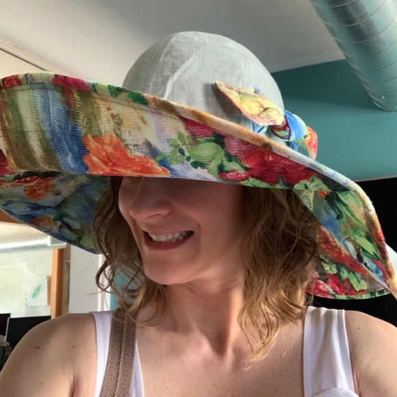 Meet your posher, Shelly! - Picture 4 of 6